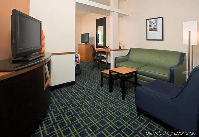 Fairfield Inn & Suites Louisville East Екстер'єр фото